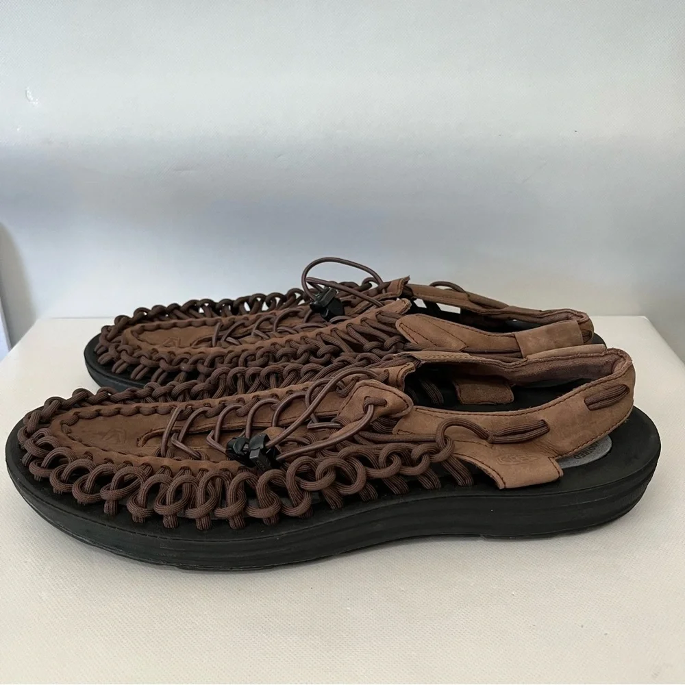Keen Men’s UNEEK Brown Sandals